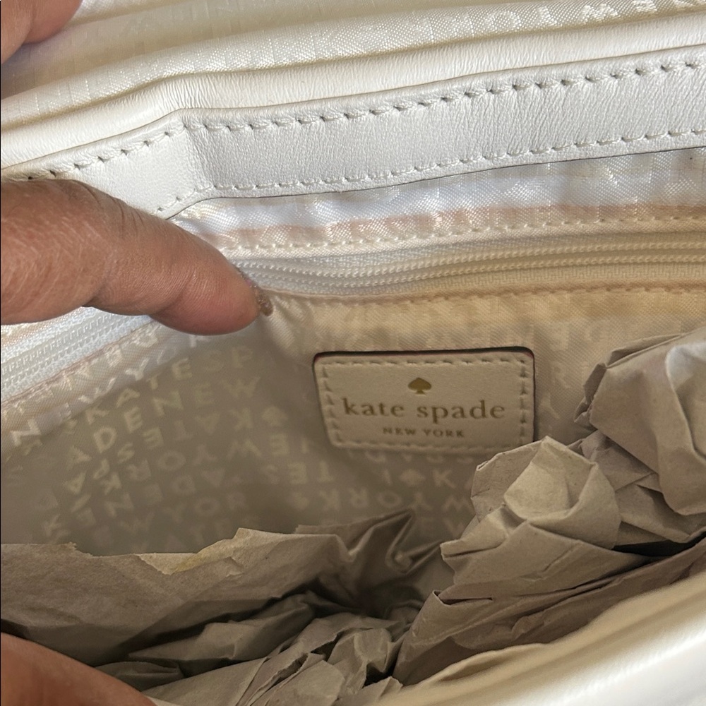 Kate Spade Cream Leather Chain Shoulder Bag .. classy heavy weight 🩷 - Picture 6 of 10